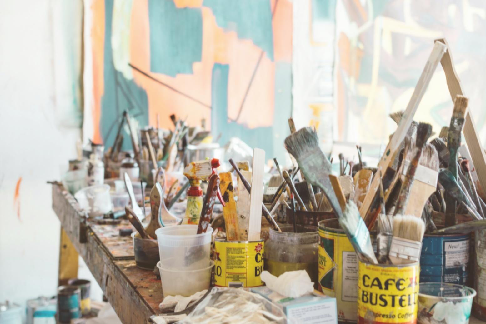 Espace de travail pour formation en illustration créative